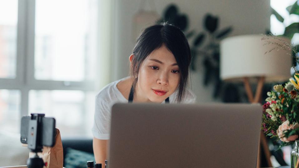 AI Side Hustles You Can Start Today With Zero Investment